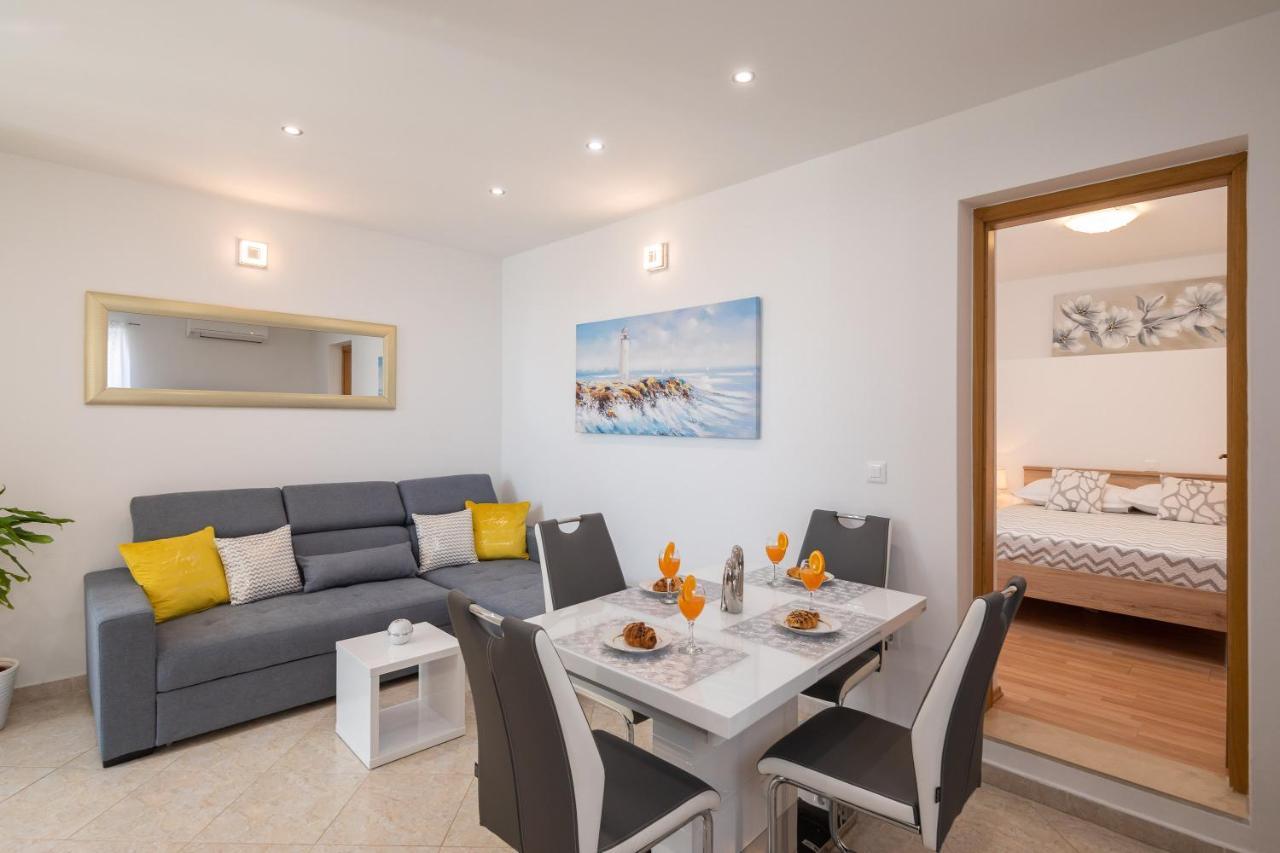 Fba Family Beach Apartments Omiš Exterior foto