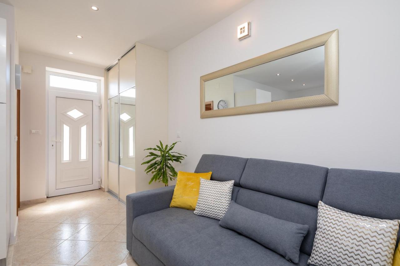 Fba Family Beach Apartments Omiš Exterior foto